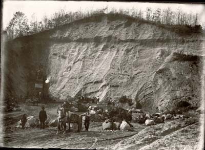 Glenwood Landing, N. Y., sandbank diggers, 1897