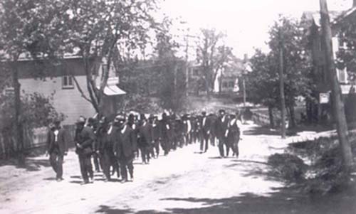 Men hired to break up sandminers� strike, Roslyn, N.Y., 1908