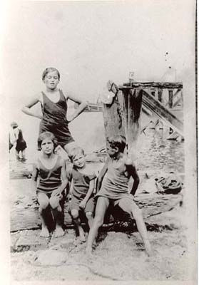 The Fasanos at the sandbank shore, Hempstead Harbor, N.Y., 1910
