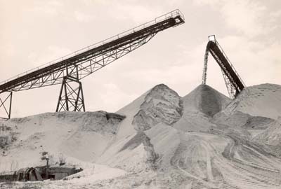 Raw storage conveyor belts, 1982