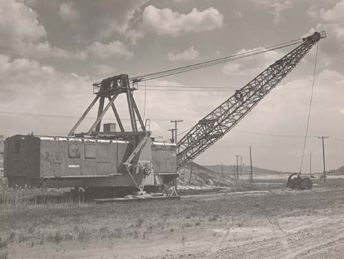 �The Monster�, electric drag line, McCormack plant, 1983