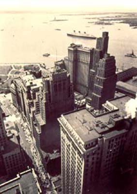 Photograph by Berenice Abbott, part of series �New York City in the Thirties�, from Federal Arts Project, showing rapid urbanization in the 1930�s